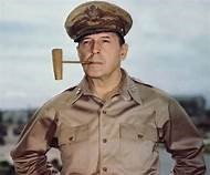 Le général Mac Arthur